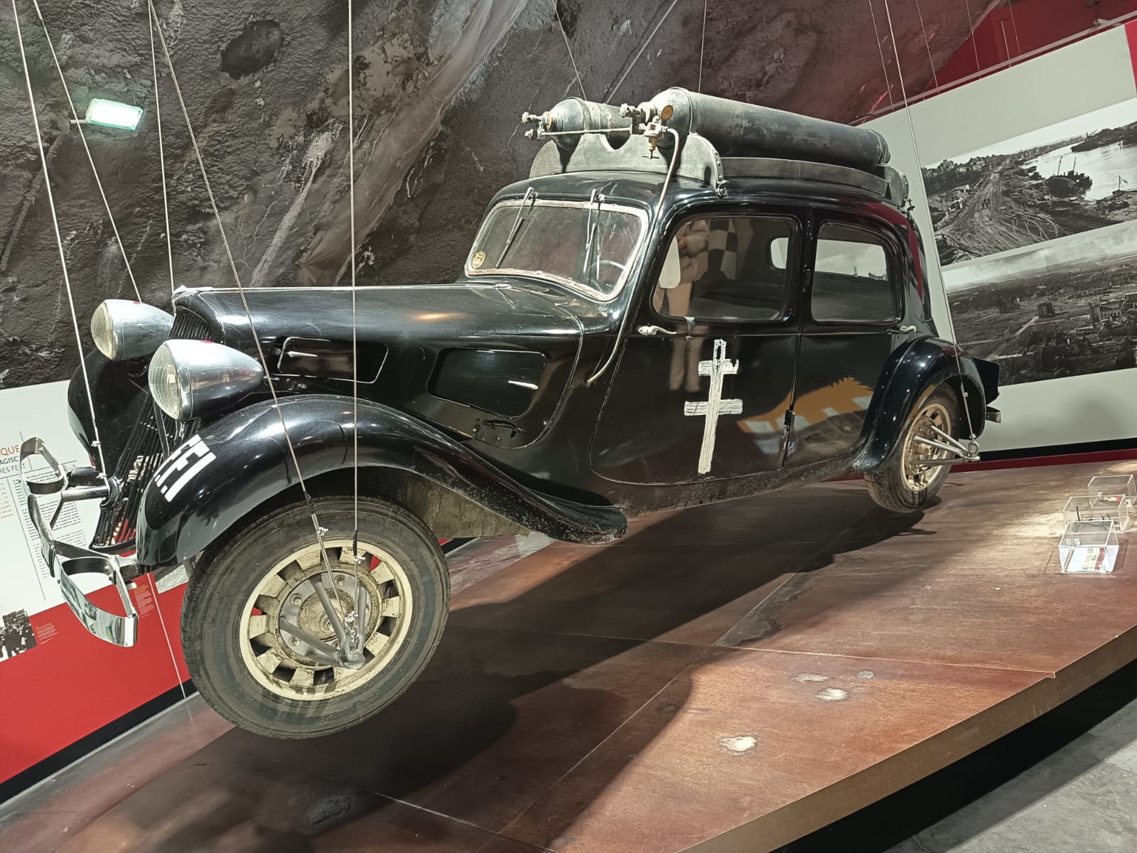 WhatsApp%20Image%202025-11-07%20at%2021.10.26%20%282%29